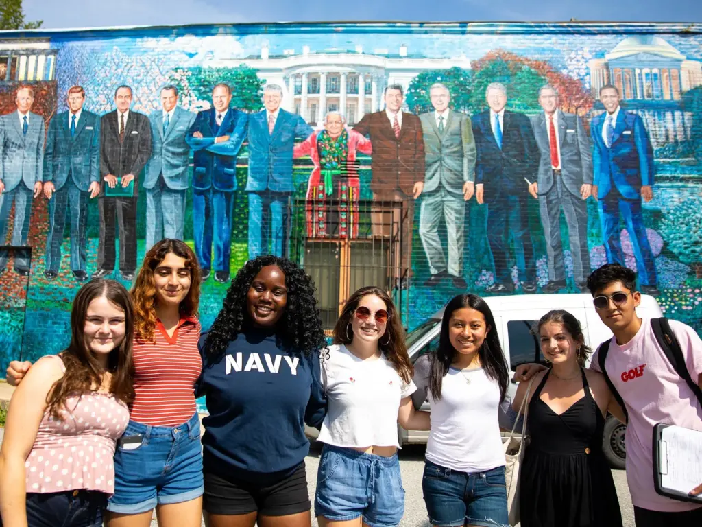 Students on a neighborhood tour of DC