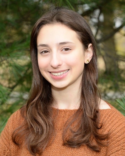 Anna Tsioulias (C’25)